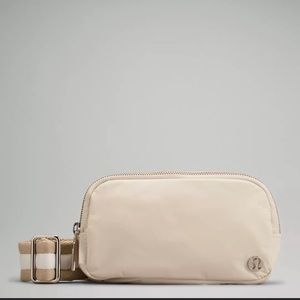 Lululemon everywhere crossbody bag